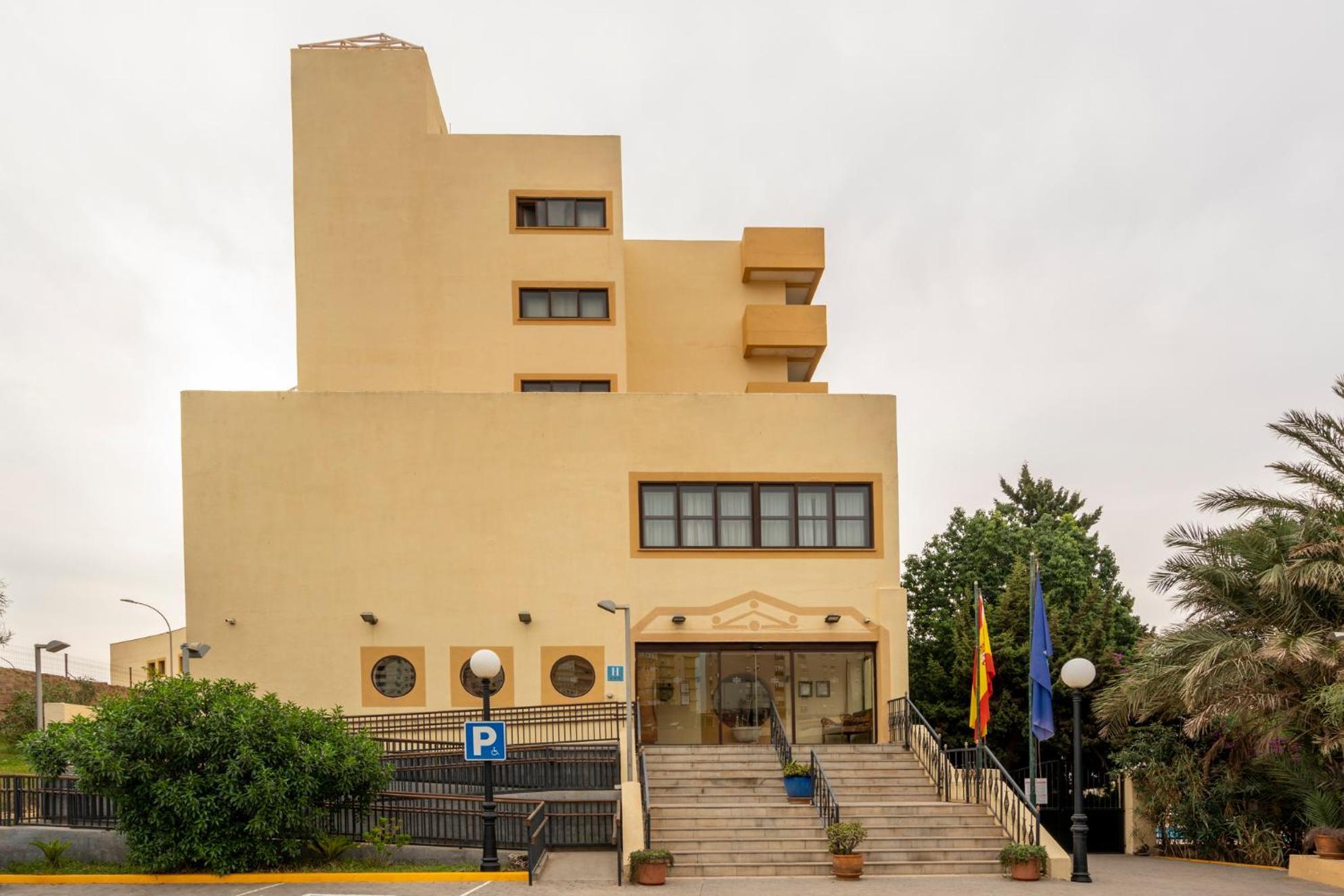 Parador De Мелиля Екстериор снимка